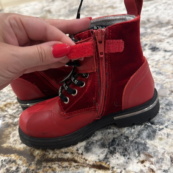 Authentic Monnalisa boots , size 27 Eur. - Picture 10 of 12